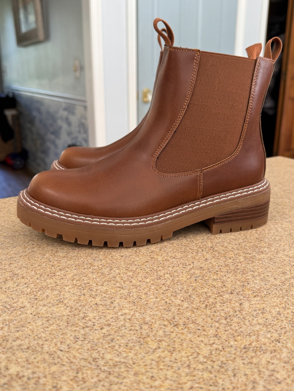Jeossy Milan Cognac Brown Chelsea Boots 7.5 Lug Sole Women’s